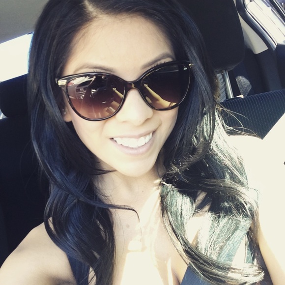 Meet your Posher, Jessica - Picture 3 of 6